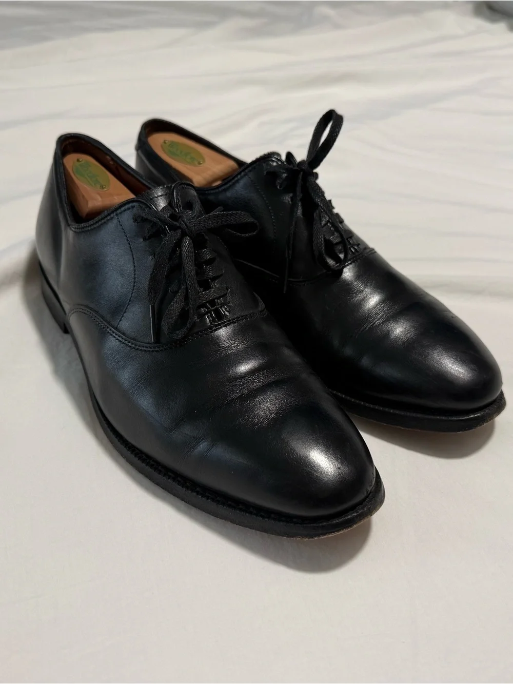 Allen Edmonds Carlyle Oxfords + Matching Belt — Black Calfskin, Size 8.5D